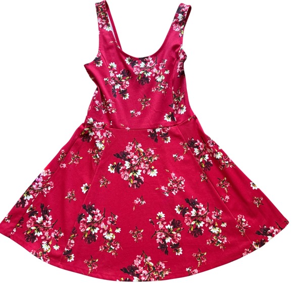 H&M Divided Red Floral Skater Dress Size 8 Fit & Flare Scoop Neck Sleeveless - Picture 1 of 9